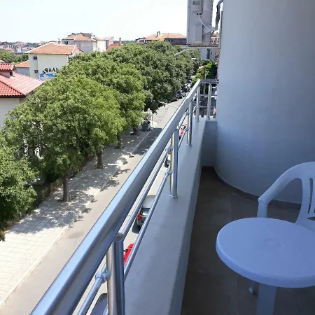 Къща Веселина Guest house *