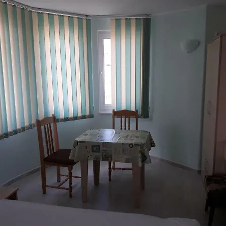 Къща Веселина Guest house *