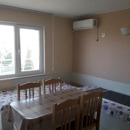 Къща Веселина Guest house Tsarevo
